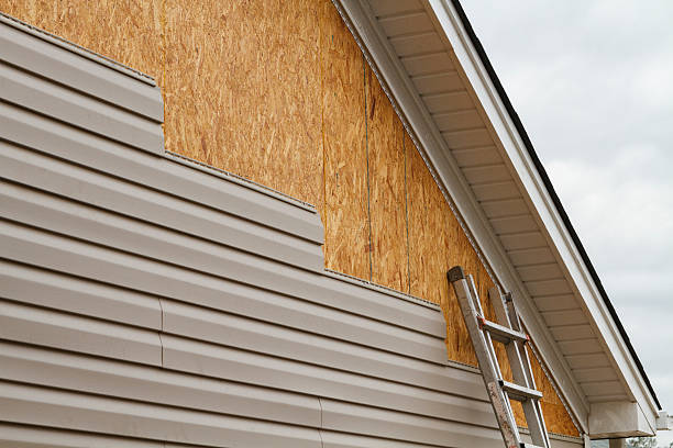 Professional Siding Contractor technician working in Granville, OH